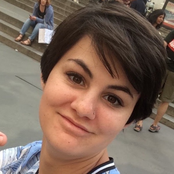 Meet your Posher, Emily - Picture 1 of 1